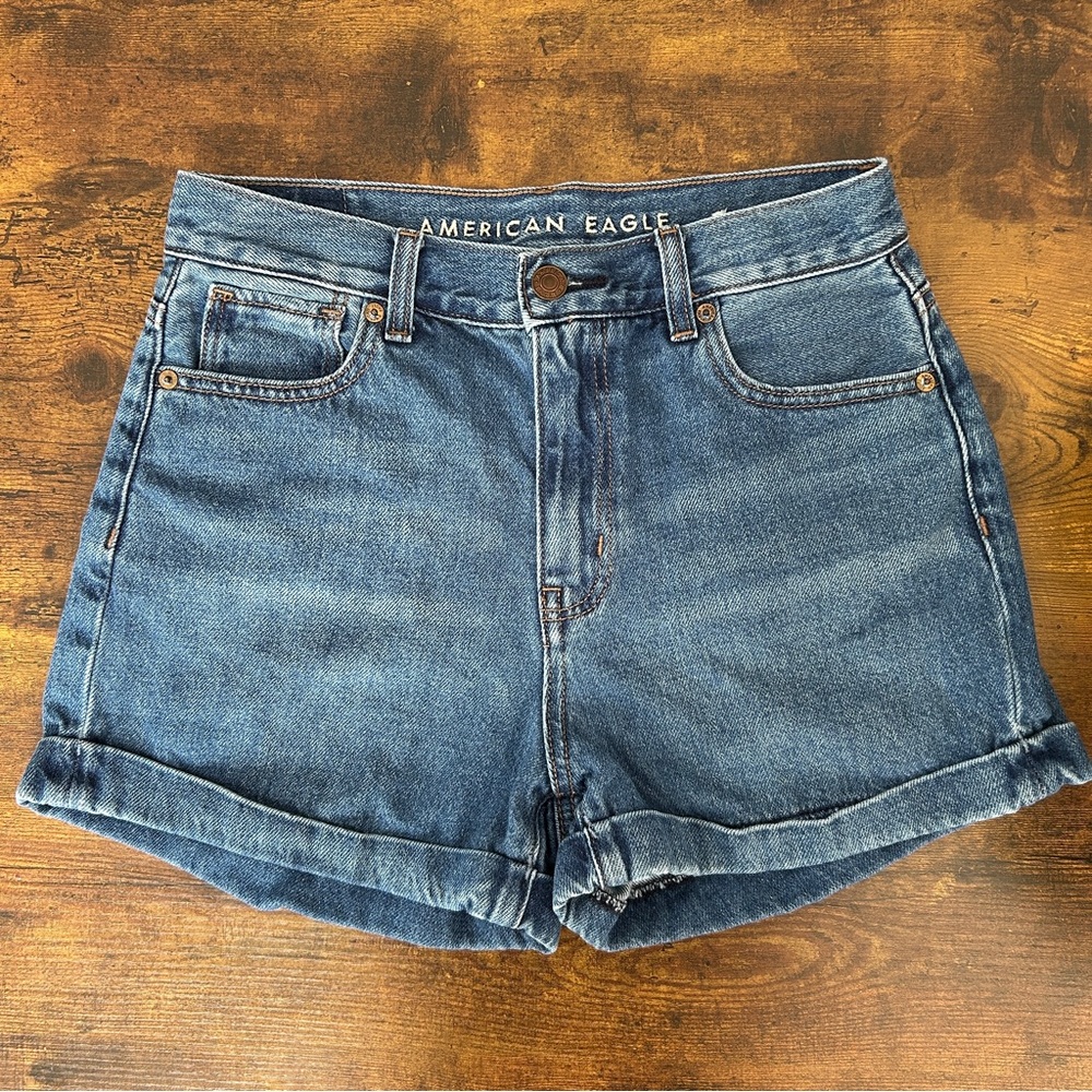 American Eagle Outfitters Women's Classic Blue Jean Shorts - Mom Short size 0